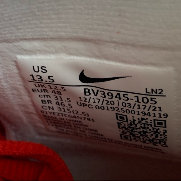 Nike Alpha Menace Pro 2 Mid Football Cleats - Picture 13 of 13